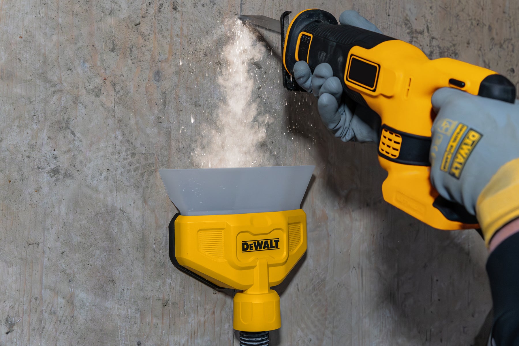 De nieuwe DeWALT hulpstukken voor  DeWALT stofzuigers.